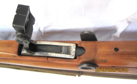 "El "Fusil Entrenador Inglés 22Lr, Nº 2 MK IV" se refiere al modelo de fusil de entrenamiento 60