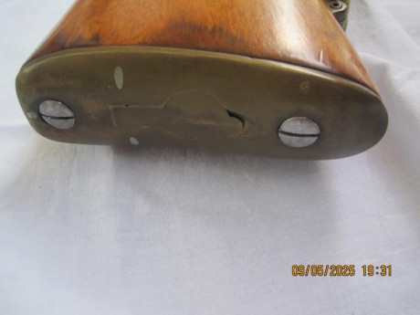 "El "Fusil Entrenador Inglés 22Lr, Nº 2 MK IV" se refiere al modelo de fusil de entrenamiento 100