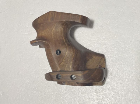 Cacha zurda para baikal MP 46M totalmente nueva. Se cambia por esta misma cacha diestra. 00