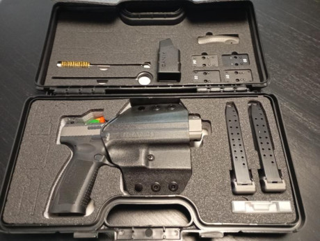 Vendo pistola canik 9 mm, está nueva, tiene poco uso, solo he gastado una caja de balas. El alza es regulable. 02