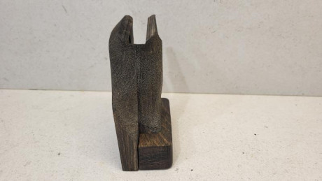 Vendo cacha para Gamo Compact, para diestro, nueva y original. 90 euros envio incluido. 00