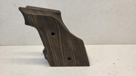Vendo cacha para Gamo Compact, para diestro, nueva y original. 90 euros envio incluido. 10