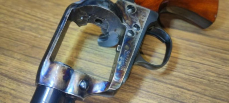Buenos días, pongo a la venta mi Colt SAA  cal 45 Colt de 5 pulgadas y media, el arma esta en perfecto 11