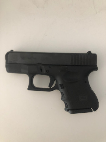 Buenas...... compañero de trabajo me pide que le anuncie el arma en cuestión:
Glock 26 gen3. Guiada en 01