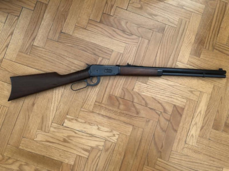 Buenos días a todos, 

Vendo rifle de palanca marca WINCHESTER completamente nuevo, calibre 44RM. El arma 00