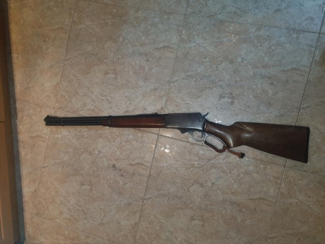 Buenas a todos/as, 

Informo de que  vendo rifle Mossberg de palanca , para posibles interesados/as. El 01