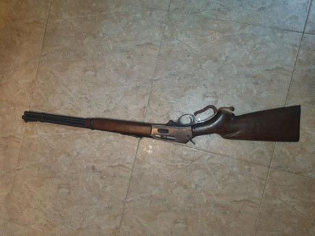 Buenas a todos/as, 

Informo de que  vendo rifle Mossberg de palanca , para posibles interesados/as. El 00