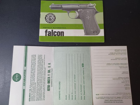 Vendo cargador, caja de cartón original y manual original con la tarjeta de garantía original sin rellenar, 10