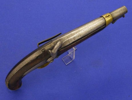 Voy a colocar unas fotos de un arma larga alemana de llave de mecha del siglo XVI. 52