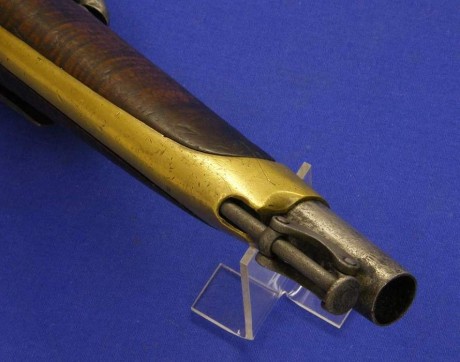 Voy a colocar unas fotos de un arma larga alemana de llave de mecha del siglo XVI. 71