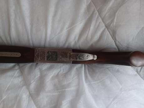 Vendo con mucha pena una bonita superpuesta de colección Laurona Imperial cal.12 caza con *** y * (chokes 00