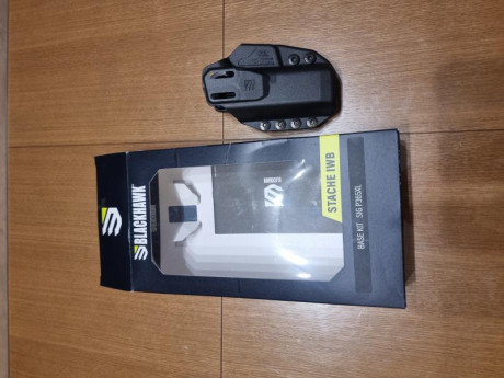 Buenas,

Se vende funda interior (IWB) marca Blackhawk, modelo Stache para pistolas Sig Sauer P365XL.

En 00