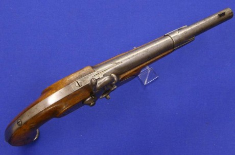 Voy a colocar unas fotos de un arma larga alemana de llave de mecha del siglo XVI. 90