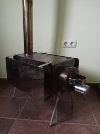 Pech ,estufa portatil, del fabricante ruso BEREG, ideal para tipis, yurtas ect.
El cuerpo de la estufa 00