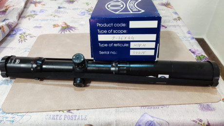 Montado en un arma de aire
Esta en la provincia de Alicante
Visor completo,caja,parasol,cubre lentes
Es 00