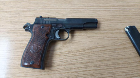 Un compañero vende pistola Star S Super con sus dos cargadores (uno ennla caja). Tiene que verificar que 01