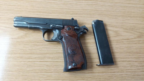 Un compañero vende pistola Star S Super con sus dos cargadores (uno ennla caja). Tiene que verificar que 00