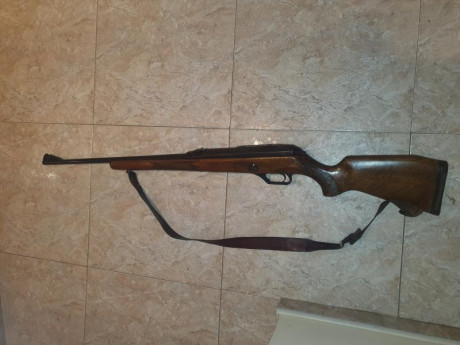 Buenas compañerxs,

Vendo mi HK-940 semiautomático usado (para qué engañarnos!). El calibre es de 7x64.

El 00