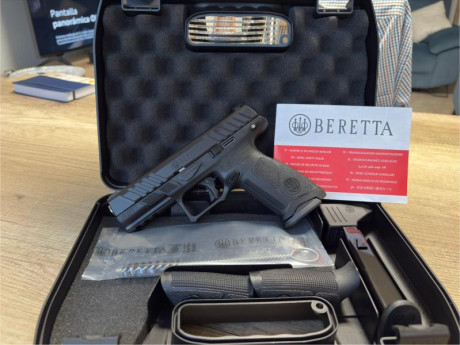 Vendo Beretta APX A1 9mm de reestreno completamente nueva, con todos sus accesorios de fábrica, comprada 00