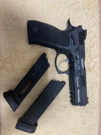 CZ SP-01 SHADOW sitema blowback en venta esta por falta de uso, habrá tirado media bolsa de bolas, está 02