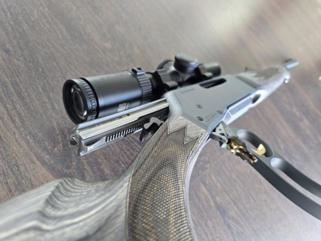 Comprado este año nuevo y no lo he sacado al monte nunca. Lo vendo por cambio a semiauto. 
No tiene marcas 21