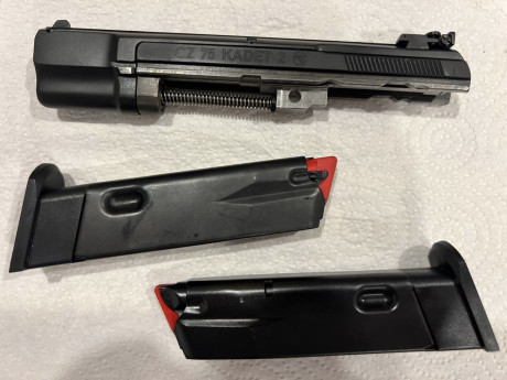 Vendo el kit de la foto, revisado por armero  y en estado impecable, compatible con CZ75/85 y SP-01 (Shadow 00