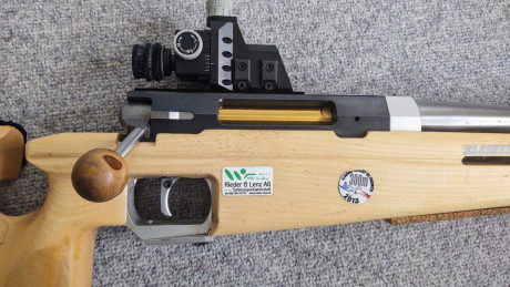 Vendo este magnífico fusil  calibre 7,5x55 suizo con culata de madera de arce. Como nuevo.

Tiene1200 02