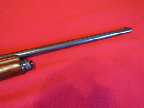 Hola,
Vendo Semiautomática FN Browning de fabricación belga, cañón de 68 cm y choke cyl (5*), con sistema 00