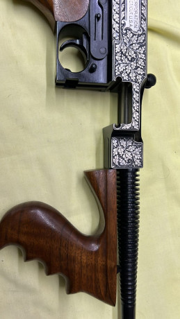 Pongo a la venta un rifle muy especial y creo que puede ser único o existen muy pocos, es un express superpuesto 150