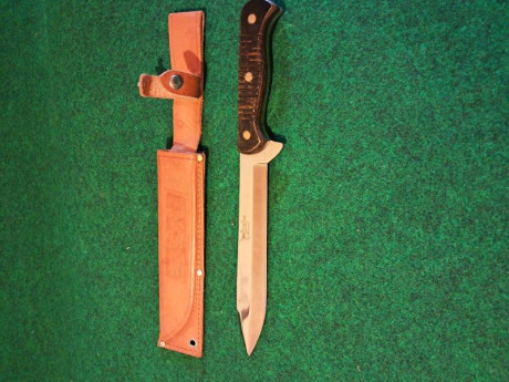 Buenos días, a ver si me podéis ayudar. Tengo un cuchillo de mi padre y querría preguntaros si alguien 172