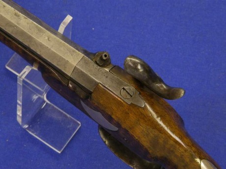 Voy a colocar unas fotos de un arma larga alemana de llave de mecha del siglo XVI. 121