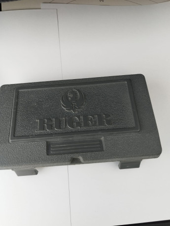 En venta a petición de un amigo.
Pistola Ruger MKIII 22 l.r.
Perfecto estado, dos cargadores, caja original 22