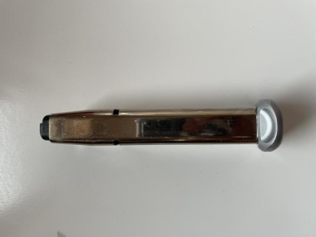 Se vede cachas extrem de aluminio prácticamente nuevas para tanfoglio largas 65€ y cargador con base de 01