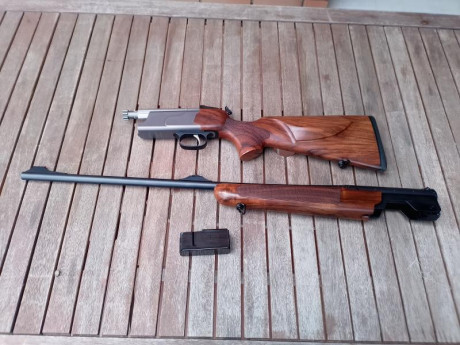 Se vende rifle kreiohoff semprio 7mm rem mag, comprado por capricho y ni lo he usado.
Lleva su maletín 01