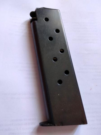 Hola, pongo a la venta un cargador para la pistola Astra 800 del calibre 9mm Parabellum , no es original 01