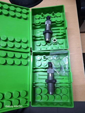 Buenos días.
Se venden dos dies Redding 6,5 Creedmor. 
Concretamente las referencias :
- 77446 , Full 01