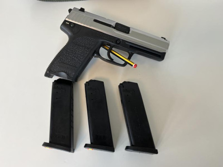 Vendo pistola Hk usp bitono (está como nueva) muy pocos disparos. Esta guiada en F y se puede ver en Gijon.
Pistola 10