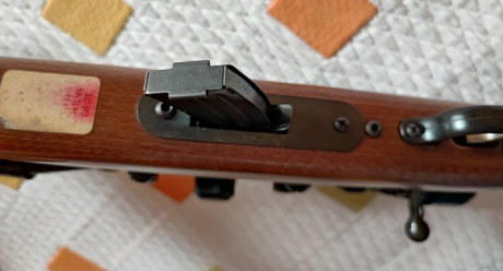 Un amigo que lo deja todo me pide que le ayude a vender esta  espléndida  carabina de cerrojo calibre 02