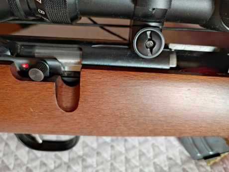 Un amigo que lo deja todo me pide que le ayude a vender esta  espléndida  carabina de cerrojo calibre 01