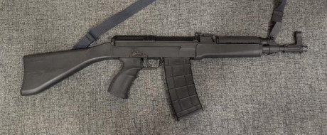 Hola, vendo rifle semiautomático VZ58, versión corta (31cm de cañón) en calibre .222 Rem. Es un rifle 00