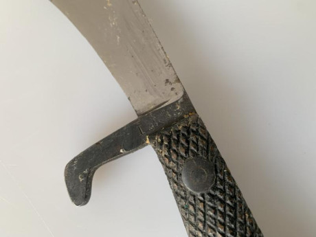 Vendo los siguientes cuchillos:
-cuchillo de monte tropas de montaña y COEs de la Fabrica Nacional de 171