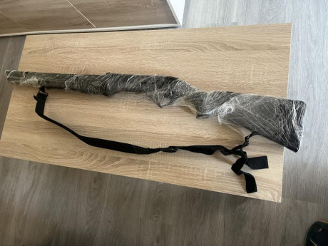Benelli SuperNova Slug Pump Action con recámara supermagnum. 
Alargador de alimentación y anclaje incluidos. 02