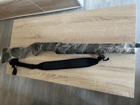 Benelli SuperNova Slug Pump Action con recámara supermagnum. 
Alargador de alimentación y anclaje incluidos. 01