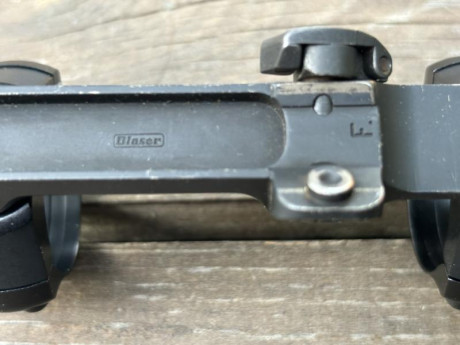 Se vende Blaser montura original con anillas de 30 en buen estado, semi nuevo. Pido 195€ mas envío.
Se 01