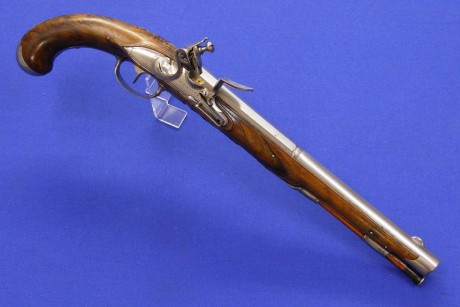 Voy a colocar unas fotos de un arma larga alemana de llave de mecha del siglo XVI. 160