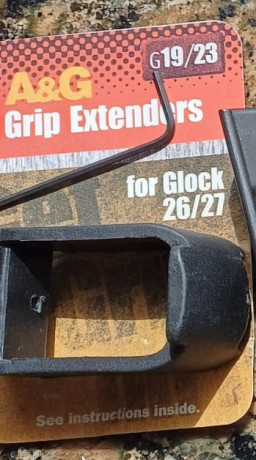 Se liquidan los siguientes complementos y accesorios de armas. 
Todo a 20 euros más el envío, por agencia 50
