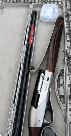 Benelli Raffaello Power Bore cal.12. Reestreno, como nueva. 71cm de cañón. Se puede ver en Madrid o Toledo. 20