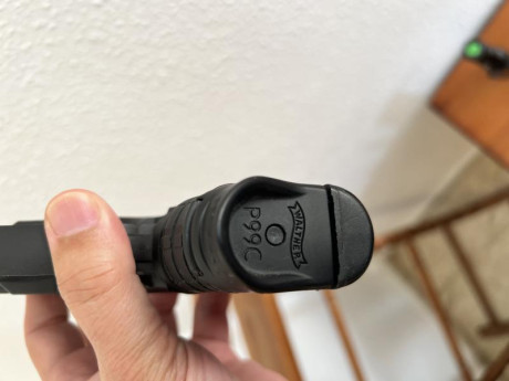 Hola, buenos días, busco la pieza para el cargador de una walther p99c, es para poder poner el dedo, gracias. 01