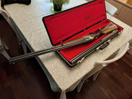 Vendo escopeta AYA de luxe superpuesta, calibre 12, doble juego de cañones (dificil de encontrar): coral 01