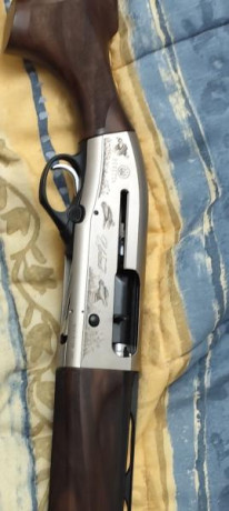 Vendo Beretta a400 upland  calibre 12 en impecable estado, ni un solo rasguño, 71cm de cañon, con sus 02